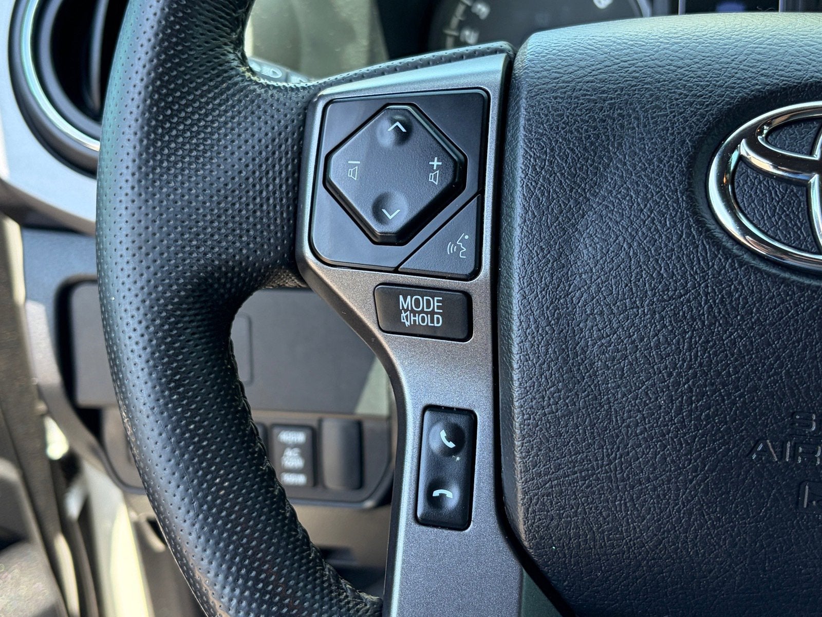 2022 Toyota Tacoma 4WD SR