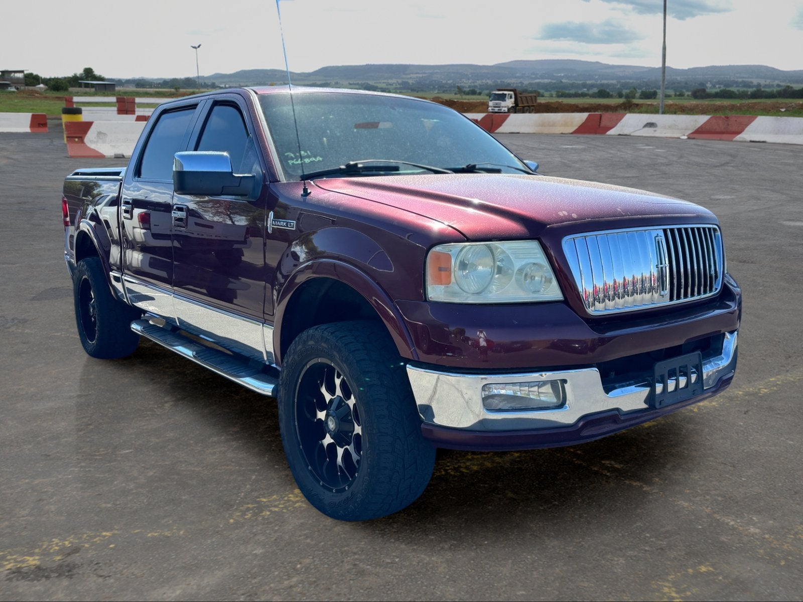 2006 Lincoln Mark LT Base