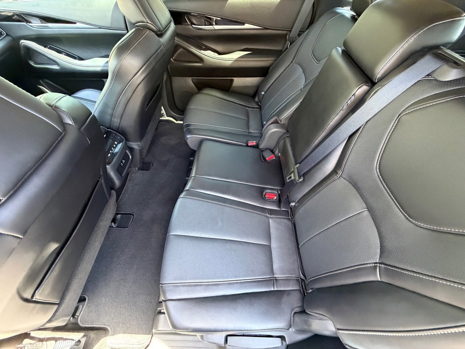 2025 INFINITI QX60 PURE
