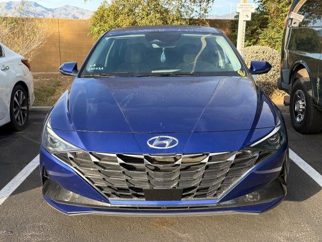 2022 Hyundai Elantra SEL w/ Convenience + Premium Package