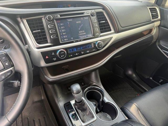 2019 Toyota Highlander SE
