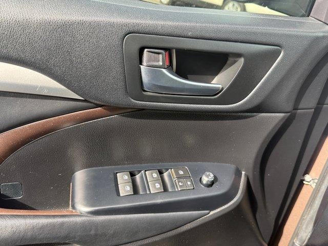 2019 Toyota Highlander SE
