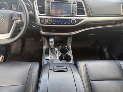 2019 Toyota Highlander SE