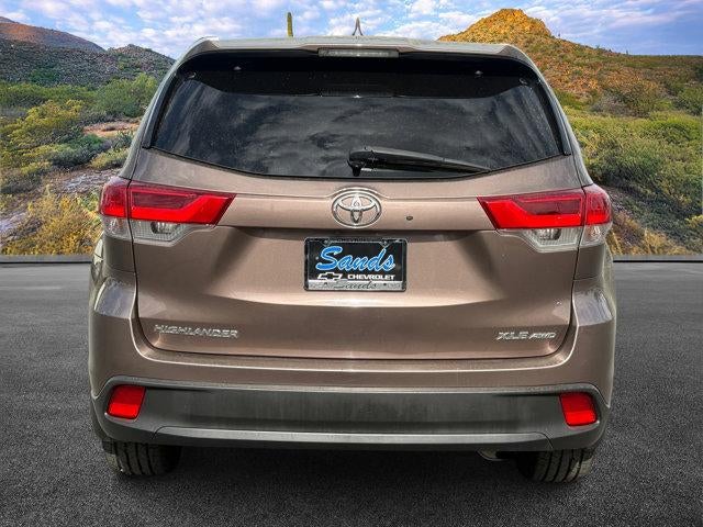 2019 Toyota Highlander SE