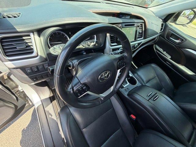 2019 Toyota Highlander SE