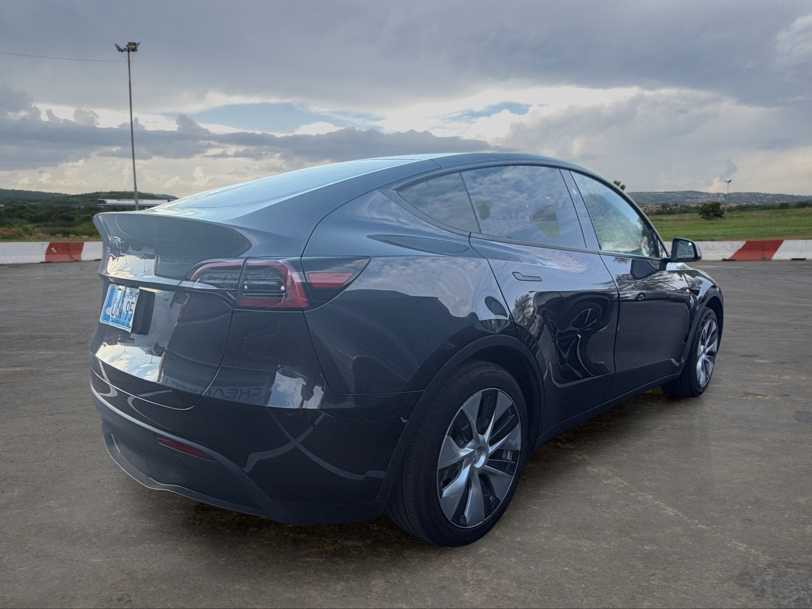 2024 Tesla Model Y Base