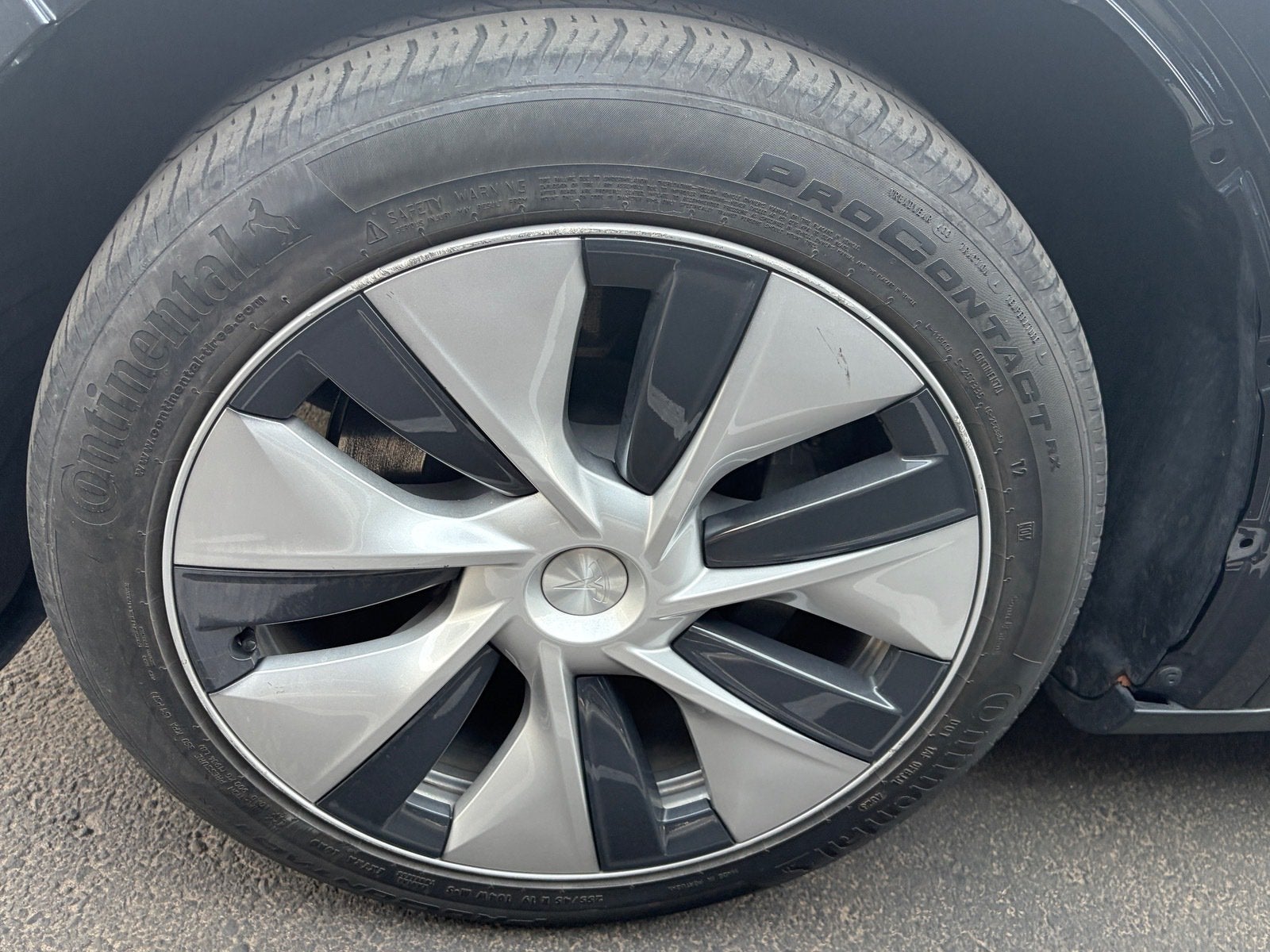 2024 Tesla Model Y Base
