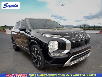 2022 Mitsubishi Outlander Base