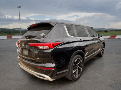 2022 Mitsubishi Outlander Base
