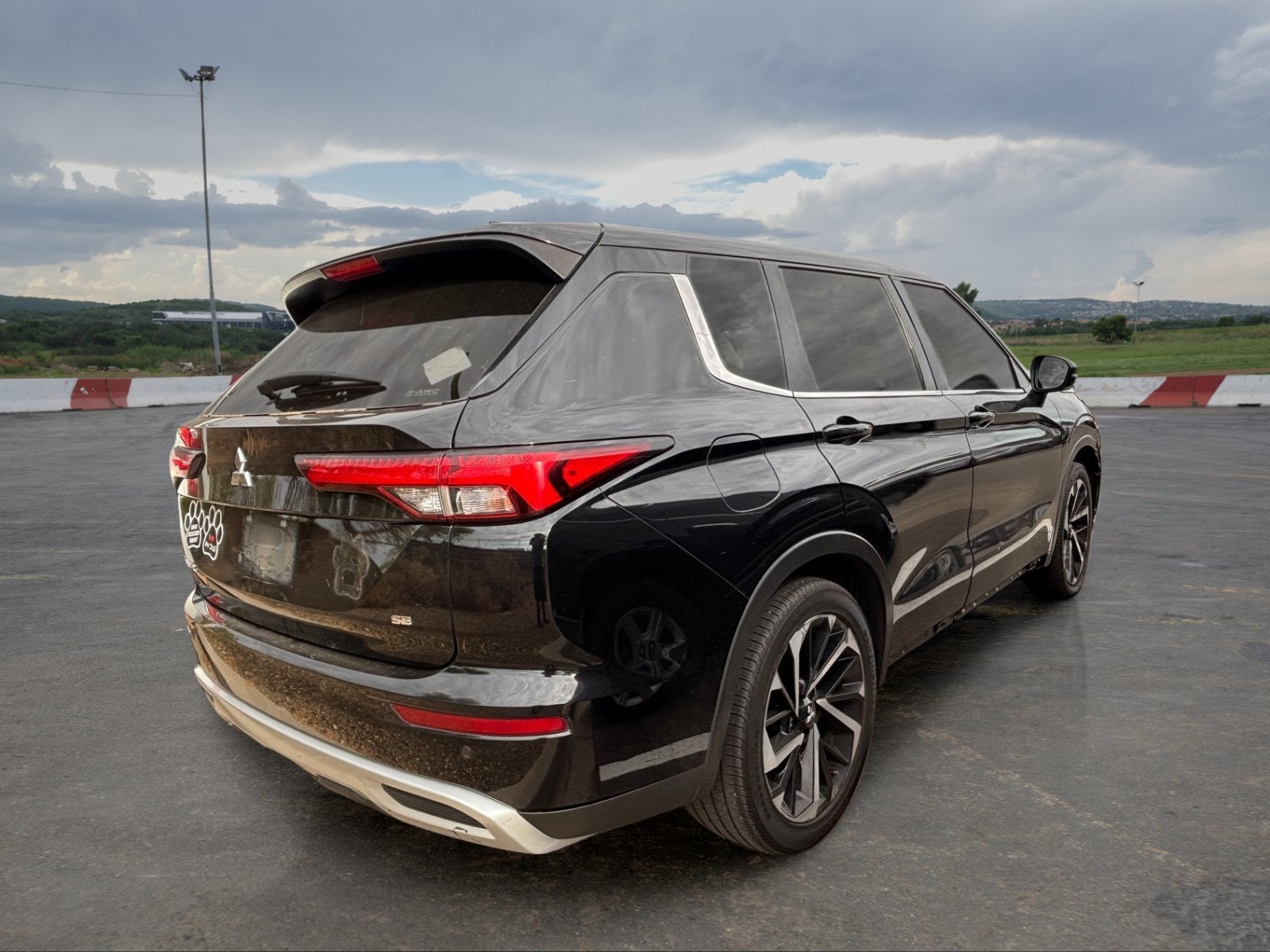2022 Mitsubishi Outlander Base