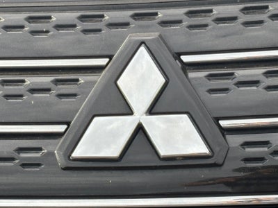 2022 Mitsubishi Outlander Base