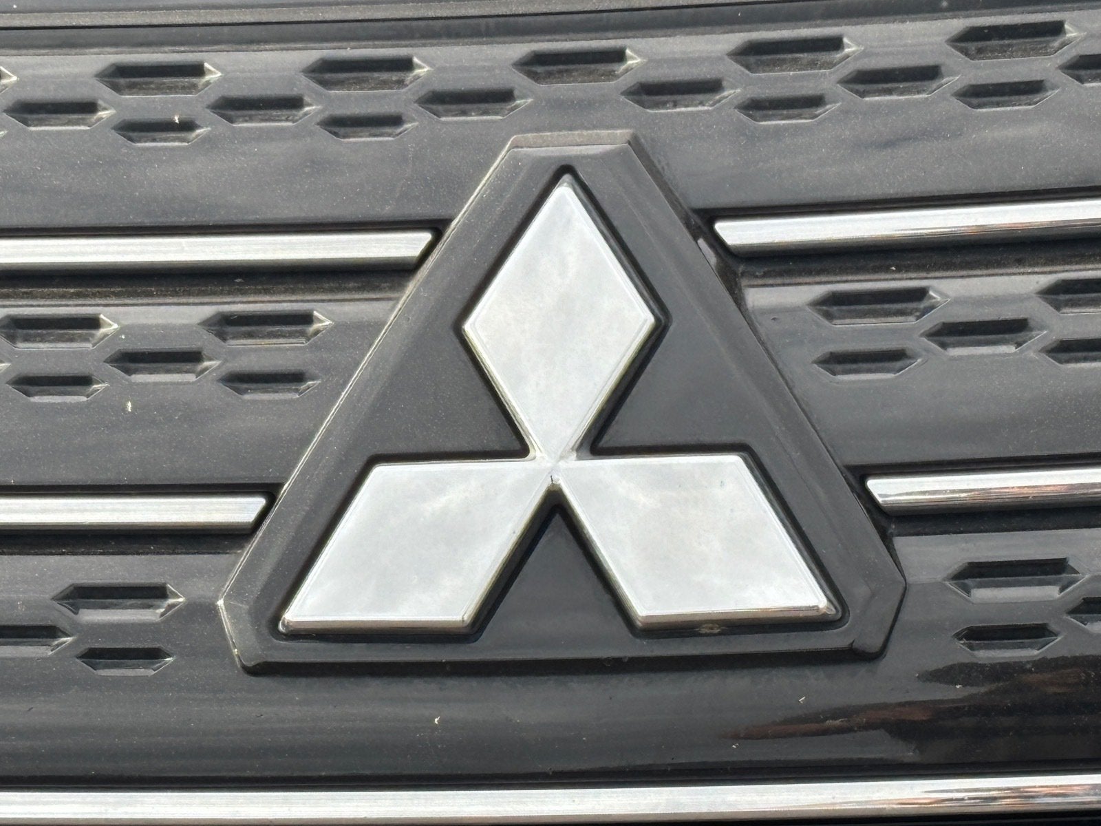 2022 Mitsubishi Outlander Base