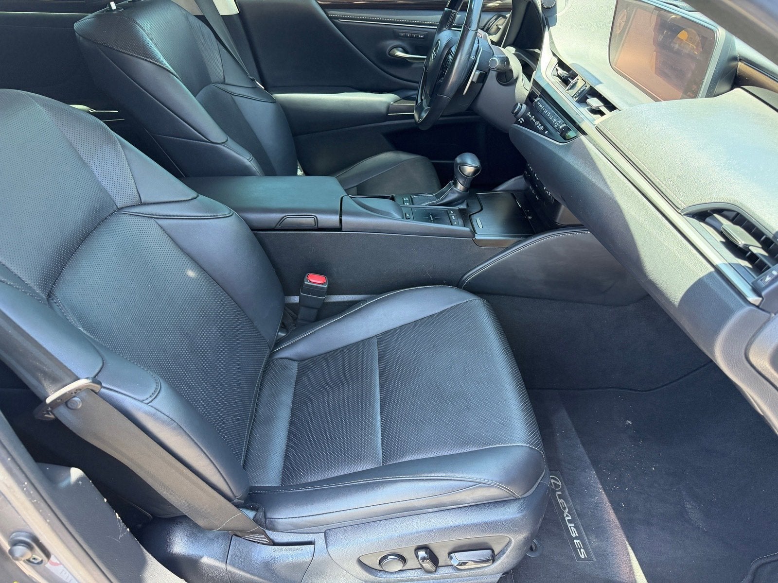 2019 Lexus ES 