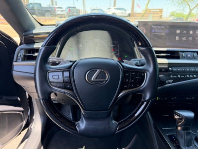 2019 Lexus ES 