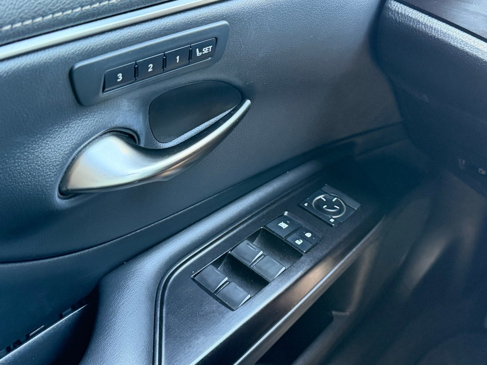 2019 Lexus ES 