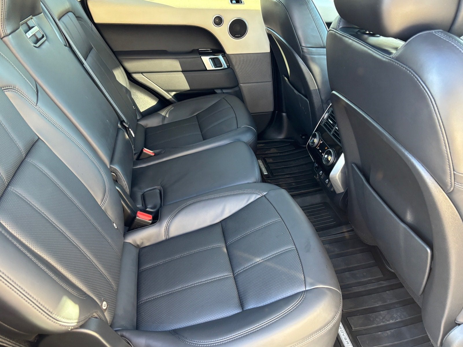 2022 Land Rover Range Rover Sport HSE Silver Edition