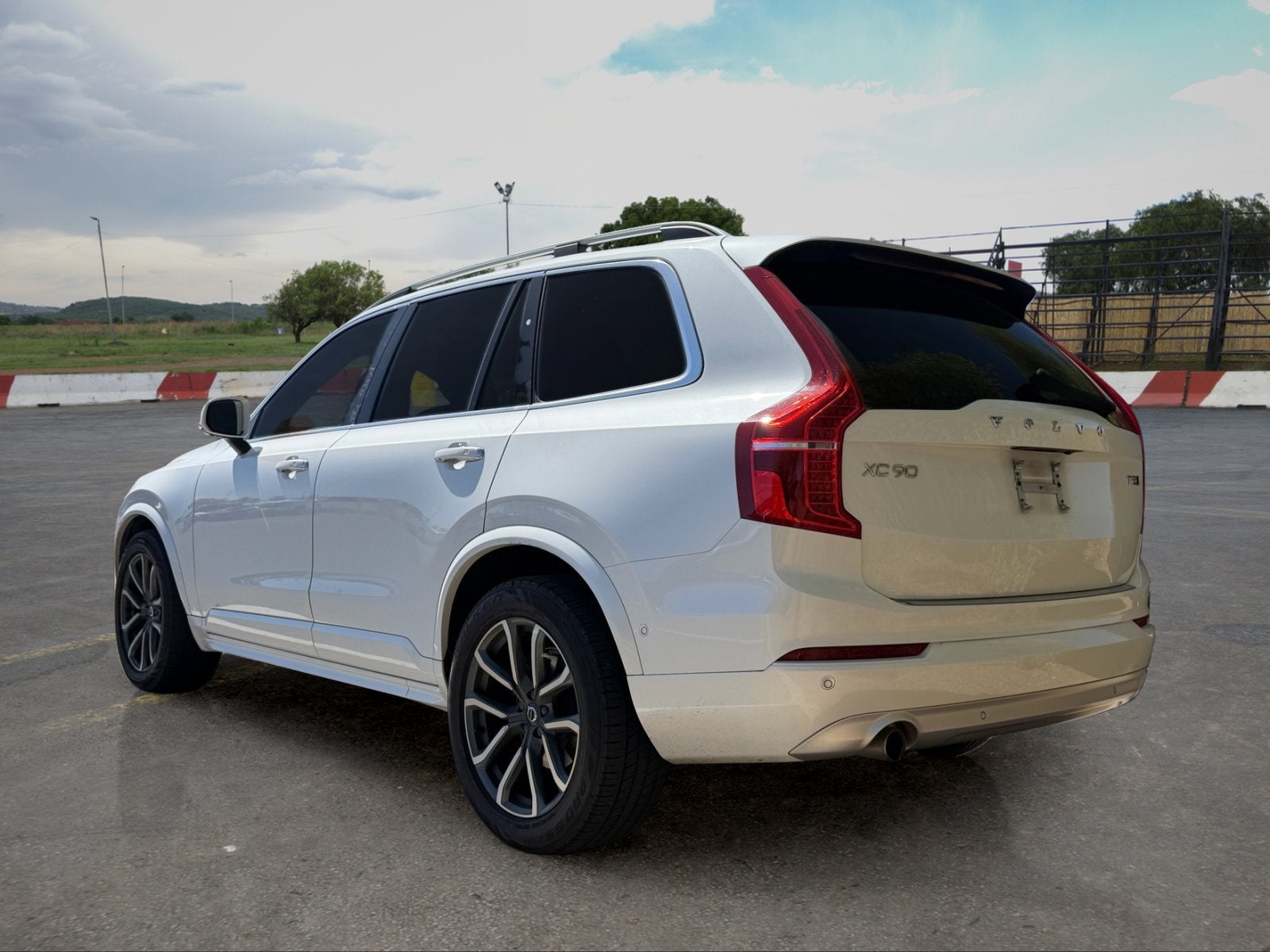 2019 Volvo XC90 Momentum