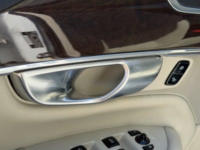 2019 Volvo XC90 Momentum