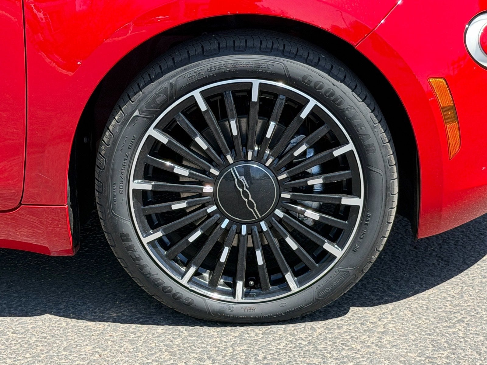 2024 FIAT 500e INSPI(RED)