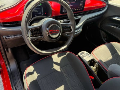 2024 FIAT 500e INSPI(RED)