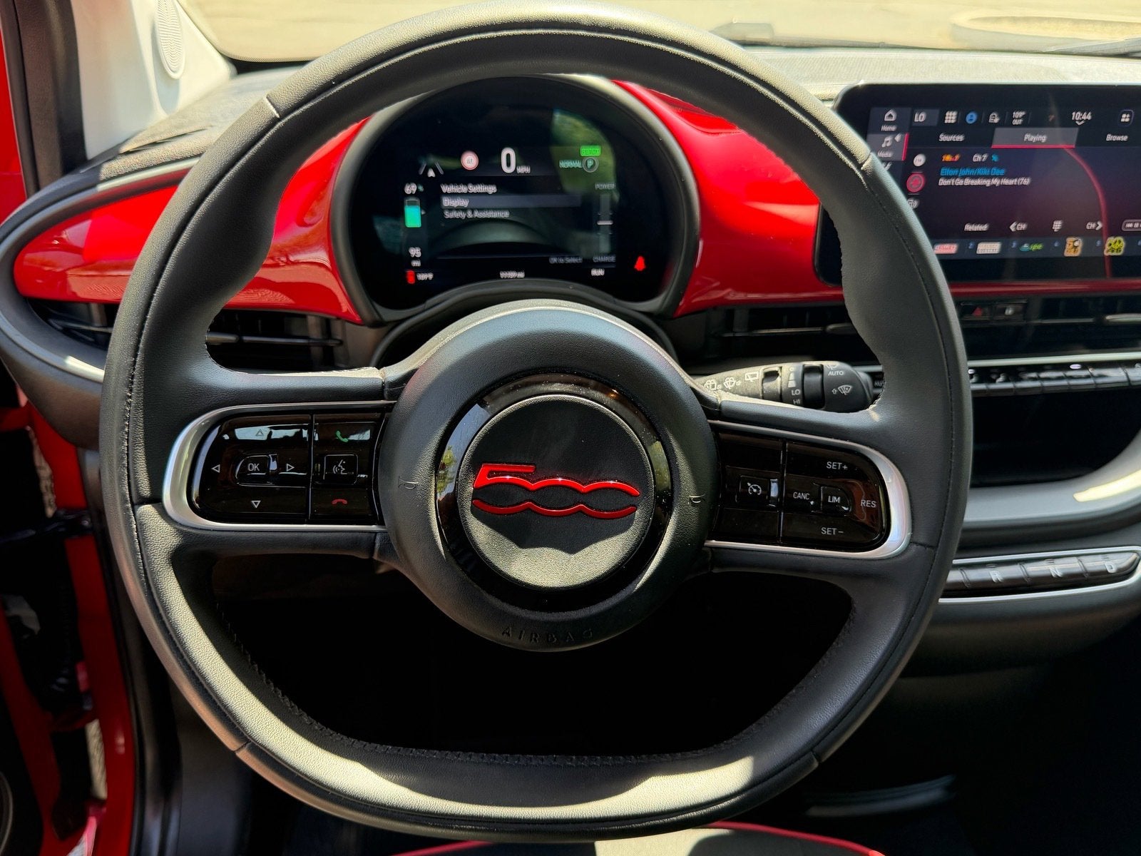 2024 FIAT 500e INSPI(RED)