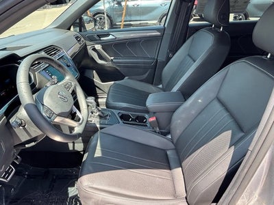 2023 Volkswagen Tiguan SE R-Line Black