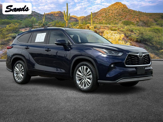 2023 Toyota Highlander Base