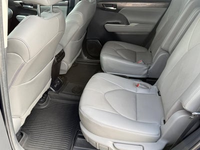 2023 Toyota Highlander Base