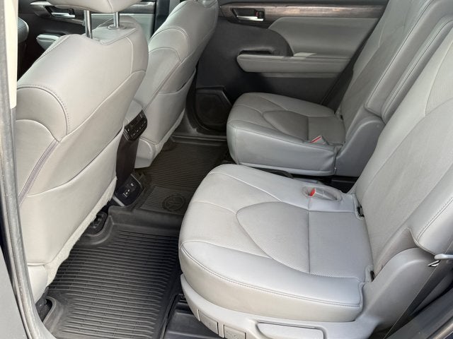 2023 Toyota Highlander Base