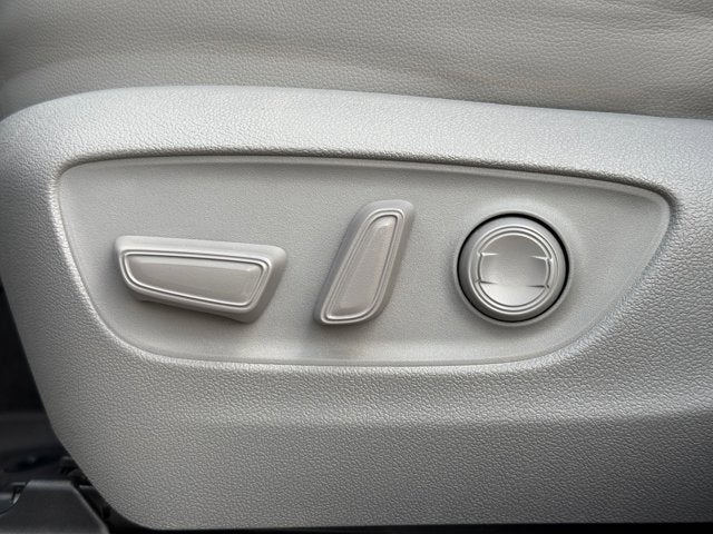 2023 Toyota Highlander Base