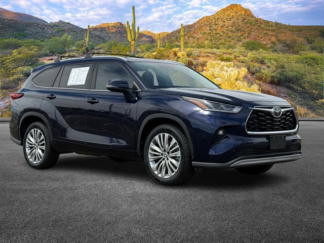 2023 Toyota Highlander Base