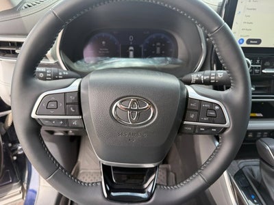 2023 Toyota Highlander Base