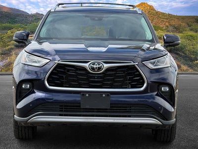 2023 Toyota Highlander Base