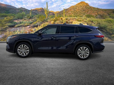 2023 Toyota Highlander Base