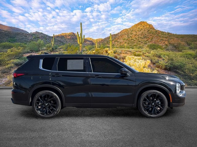 2024 Mitsubishi Outlander Base