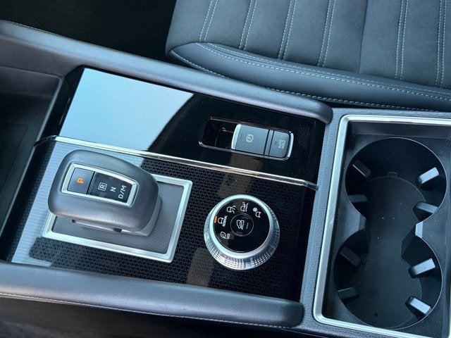 2024 Mitsubishi Outlander Base