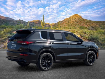 2024 Mitsubishi Outlander Base