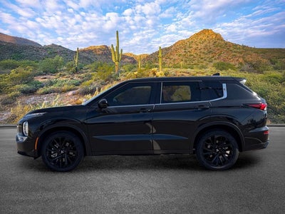 2024 Mitsubishi Outlander Base