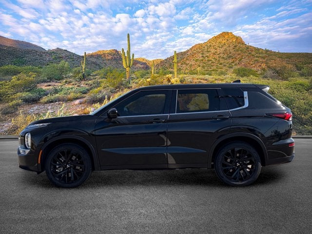 2024 Mitsubishi Outlander Base