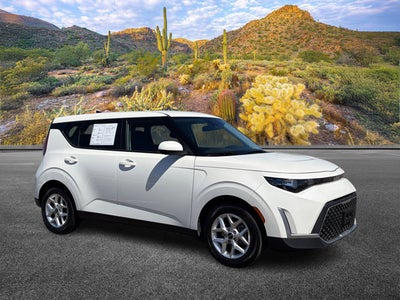 2025 Kia Soul Base