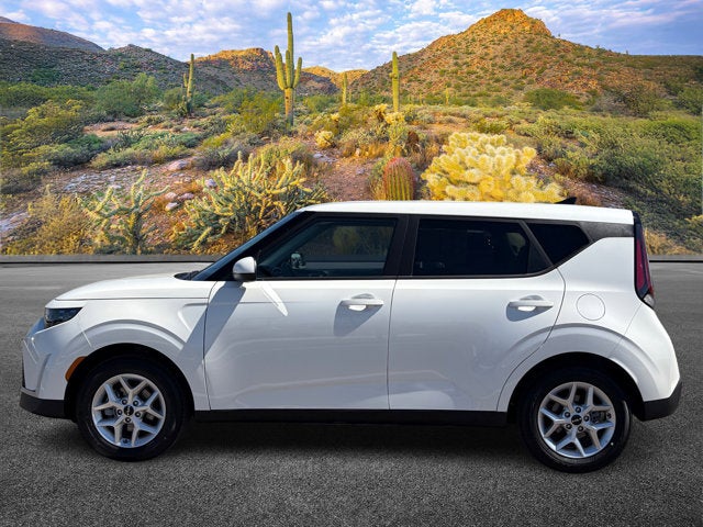 2025 Kia Soul Base