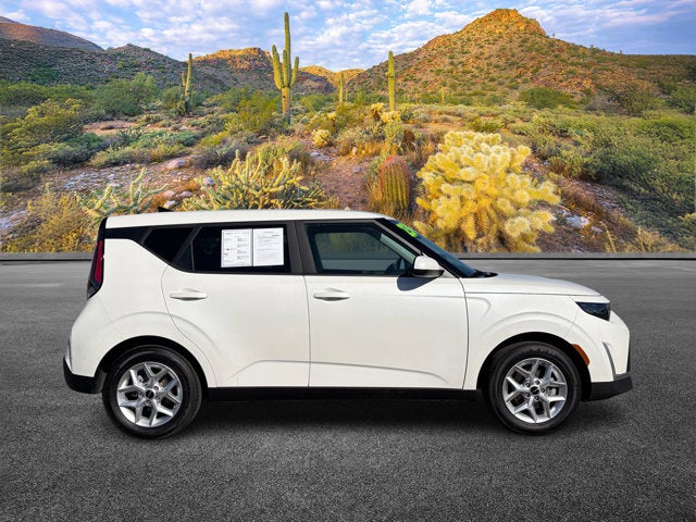 2025 Kia Soul Base