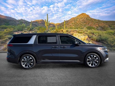 2024 Kia Carnival EX