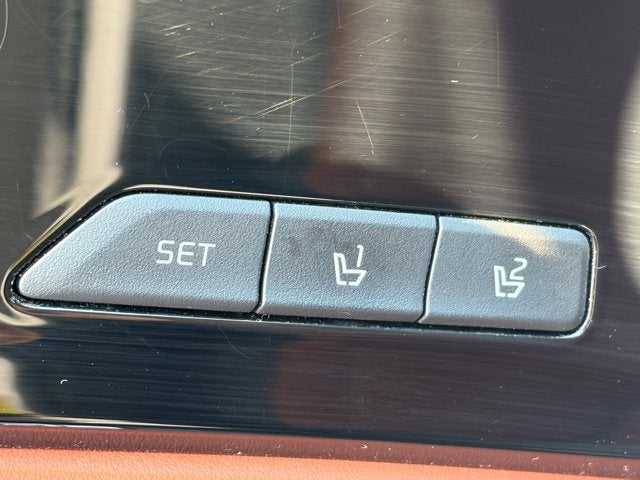 2023 Kia Carnival SX